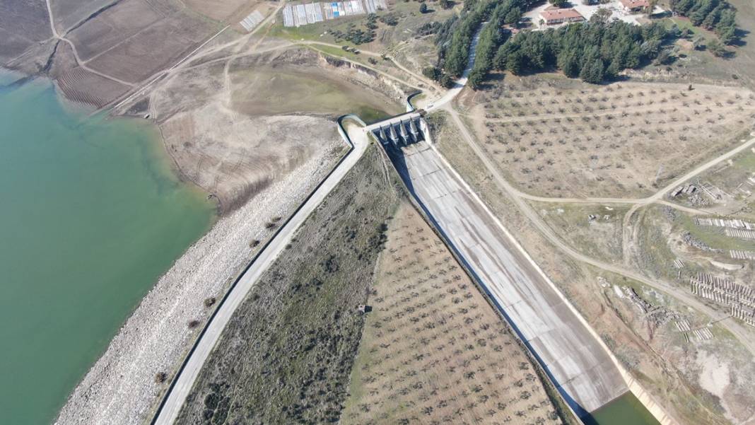 O detay gözlerden kaçmadı! 'Baraj kapakları patladı!' iddiası paniğe neden olmuştu, barajın son hali görüntülendi 7